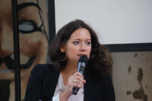 Moderatorin Franziska Günther